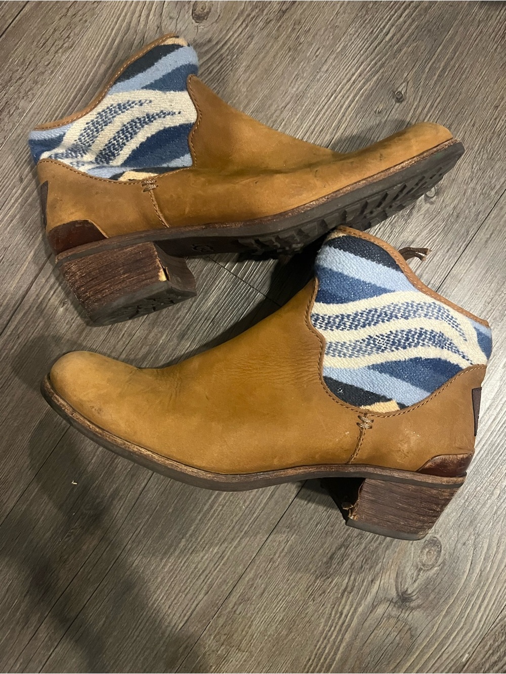 UGG x Pendleton Women's Tan Leather Ankle Boots with Blue Patterned Elastic